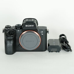 SONY α7 III(ILCE-7M3) SONY α7 III(ILCE-7M3)