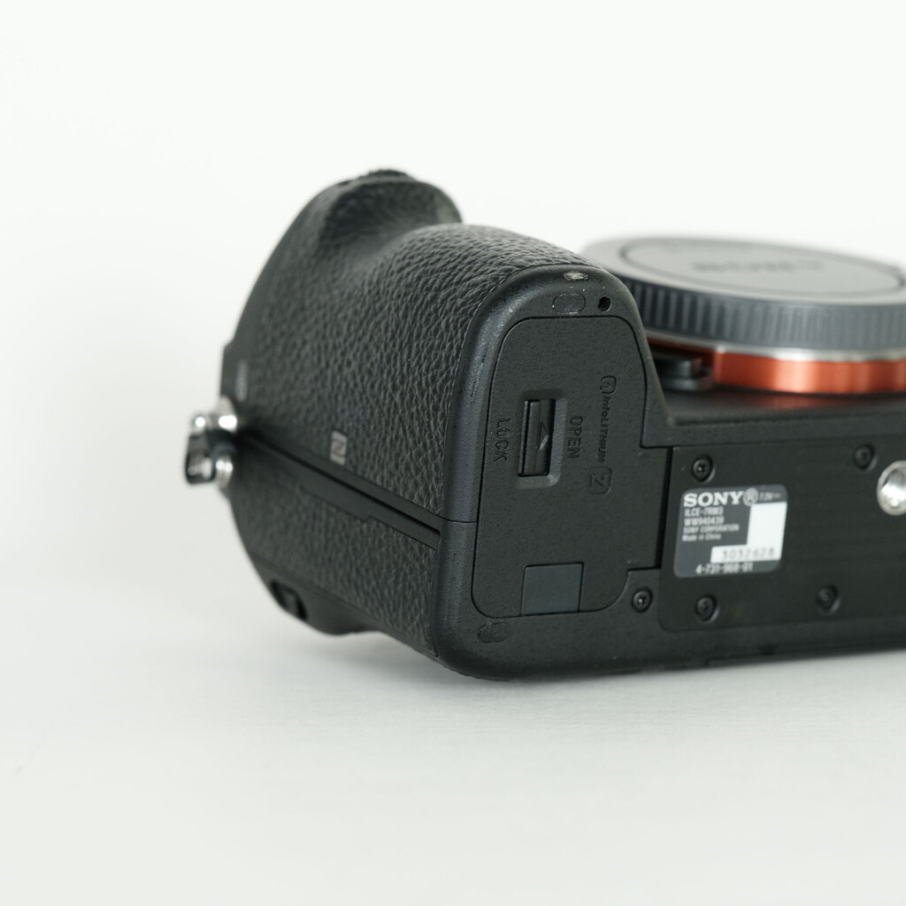 SONY α7R III(ILCE-7RM3) SONY α7R III(ILCE-7RM3)