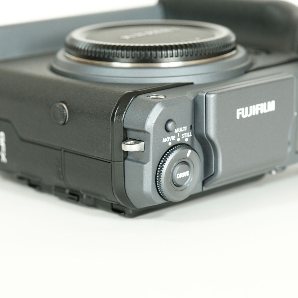 FUJIFILM GFX 100 FUJIFILM GFX 100