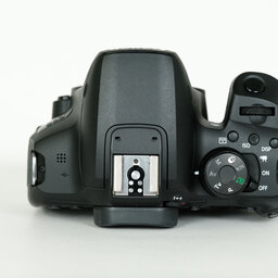 Canon EOS Kiss X10i