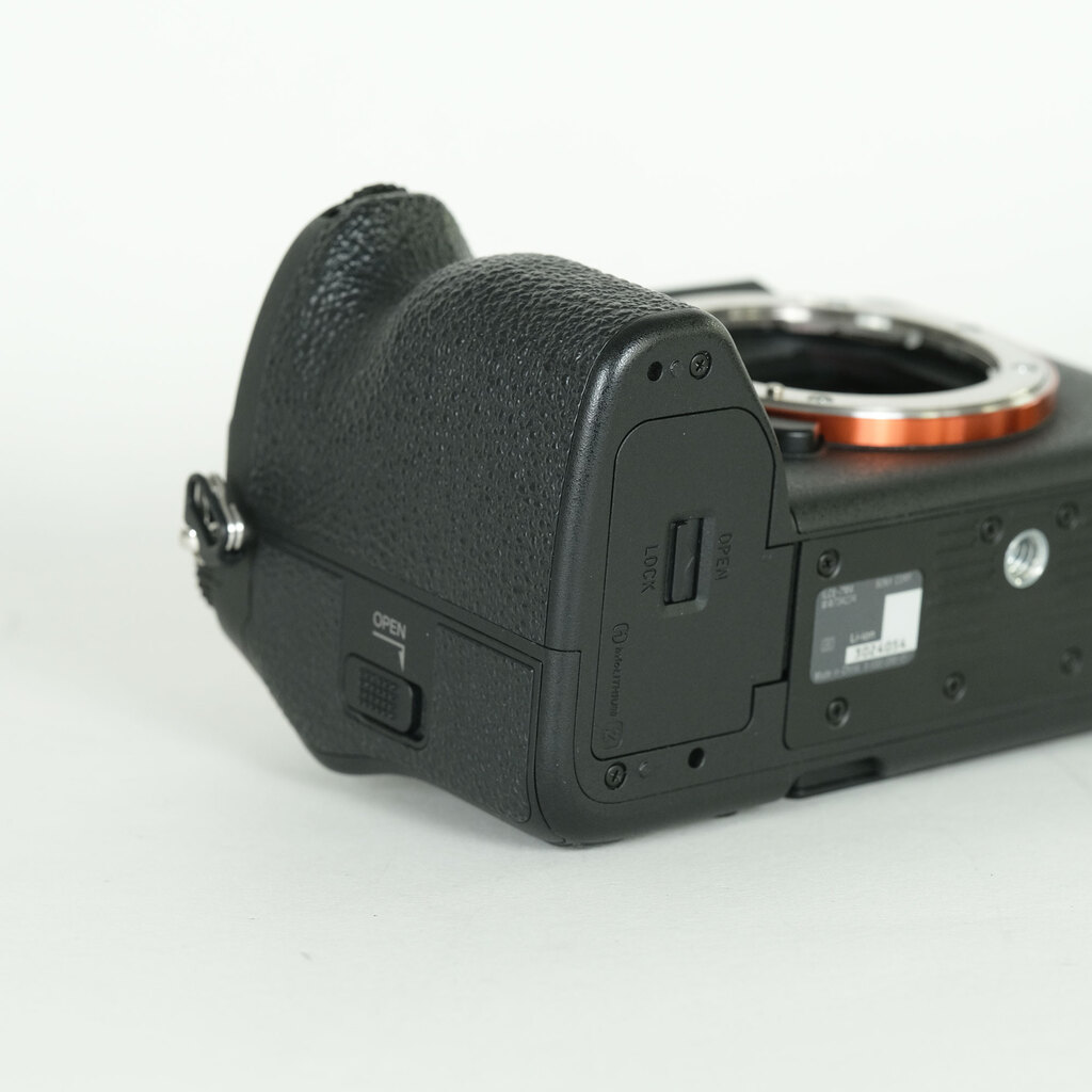 SONY α7 IV(ILCE-7M4) SONY α7 IV(ILCE-7M4)