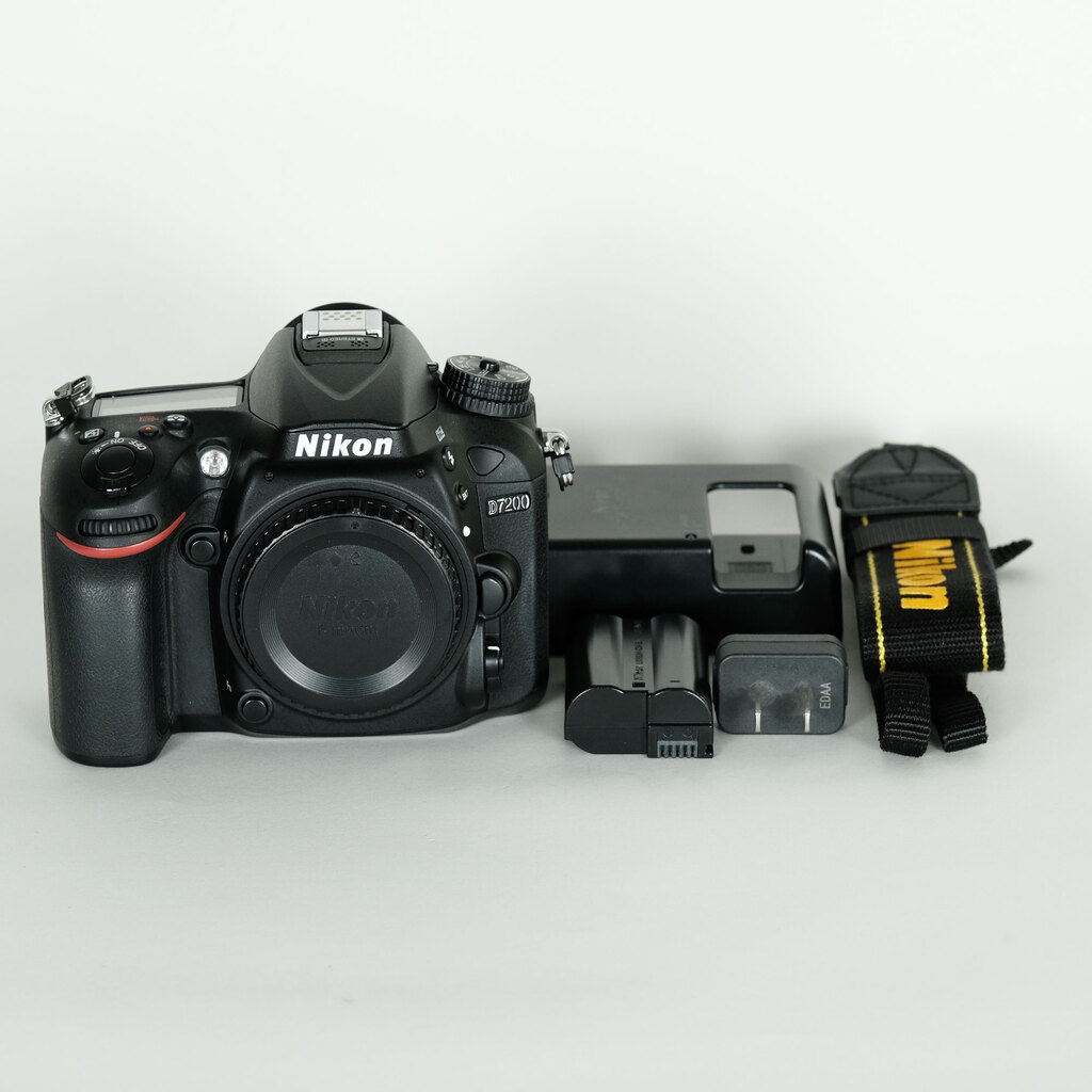 Nikon D7200 デジタル一眼レフカメラ [ジャンク品] Nikon D7200の出品 | ONE SCENE（ワンシーン）