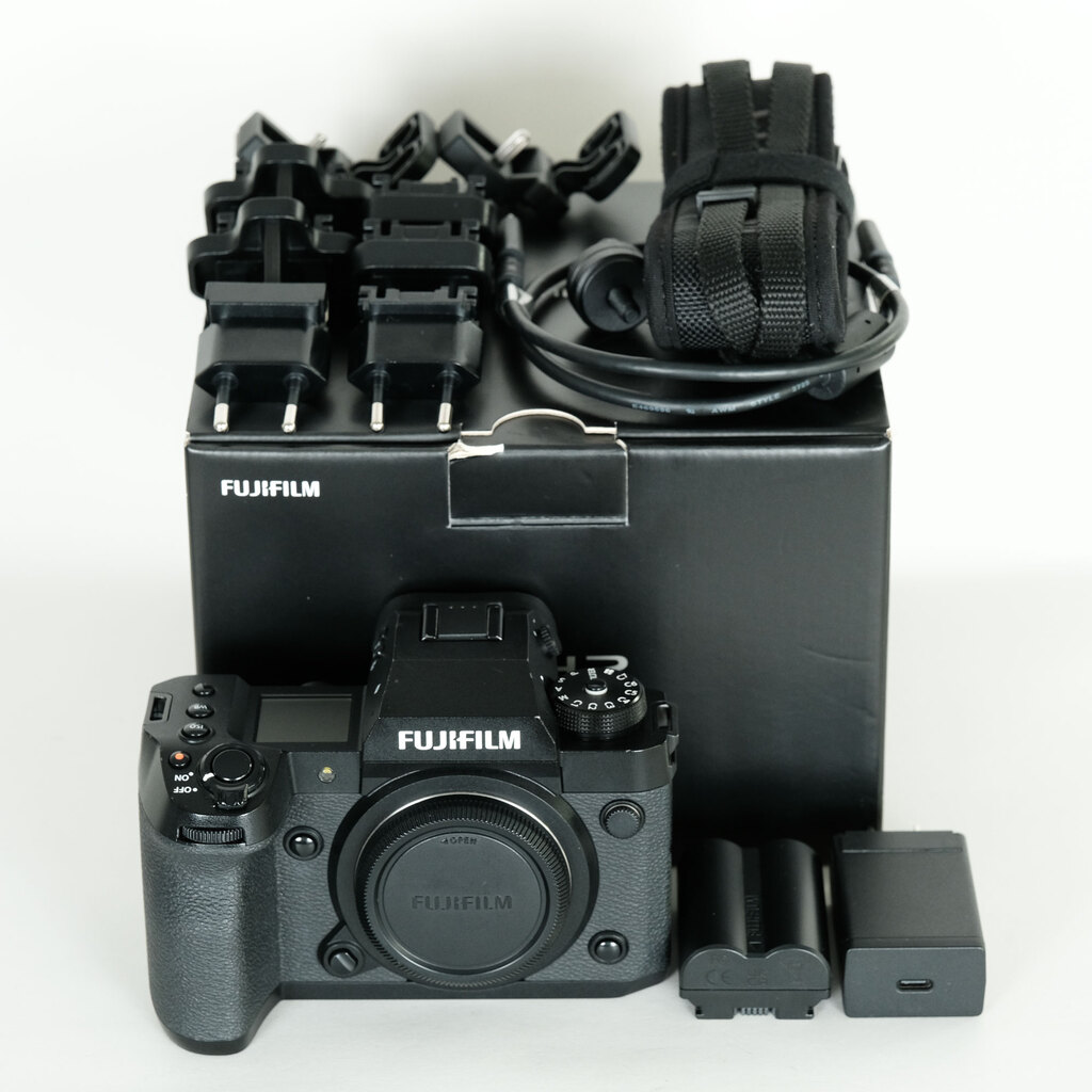 FUJIFILM X-H2 FUJIFILM X-H2