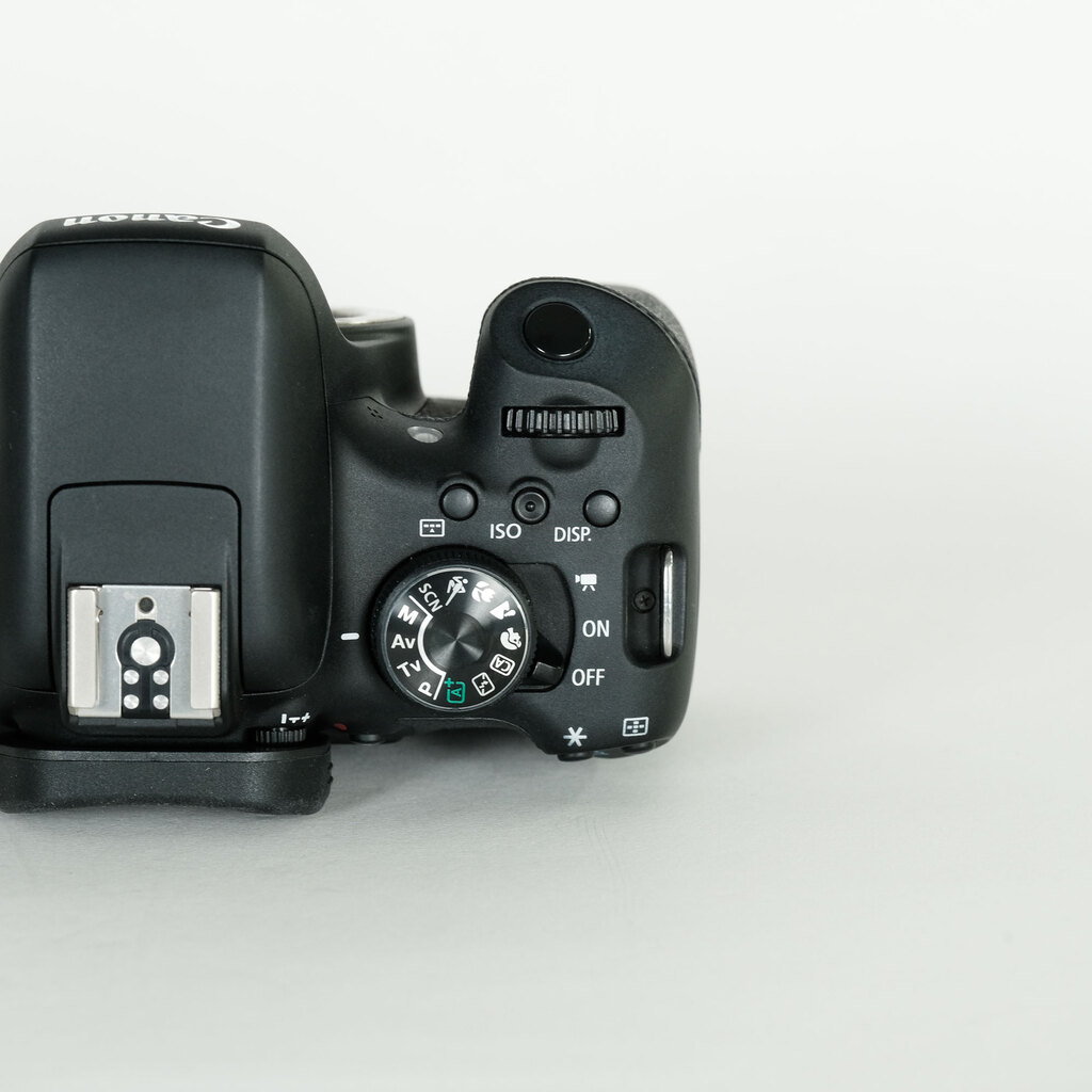 Canon EOS Kiss X8i Canon EOS Kiss X8i