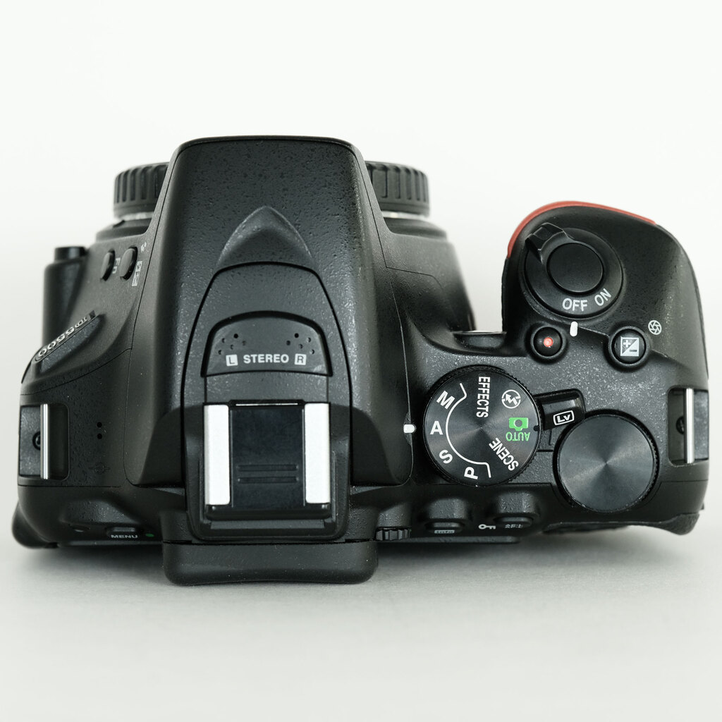 Nikon D5500 ダブルズームキット ブラック