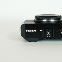 FUJIFILM X-E4