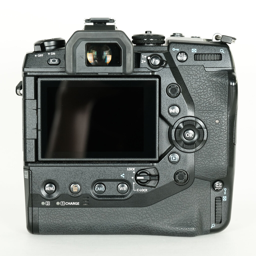 OLYMPUS OM-D E-M1X OLYMPUS OM-D E-M1X