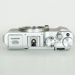 FUJIFILM X-A1 ボディ ブラウン FUJIFILM X-A1 ボディ ブラウン