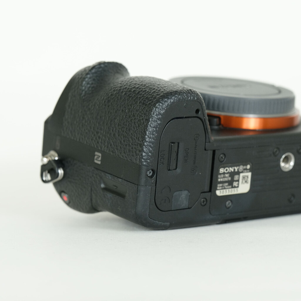 SONY α7 II(ILCE-7M2) SONY α7 II(ILCE-7M2)