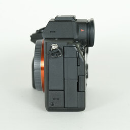 SONY α7 IV(ILCE-7M4) SONY α7 IV(ILCE-7M4)