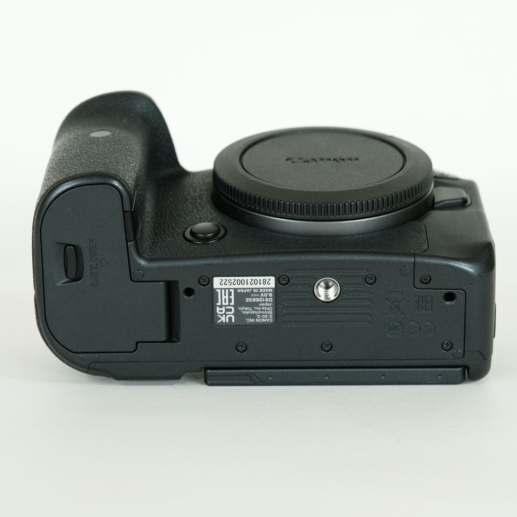 Canon EOS R6 Canon EOS R6