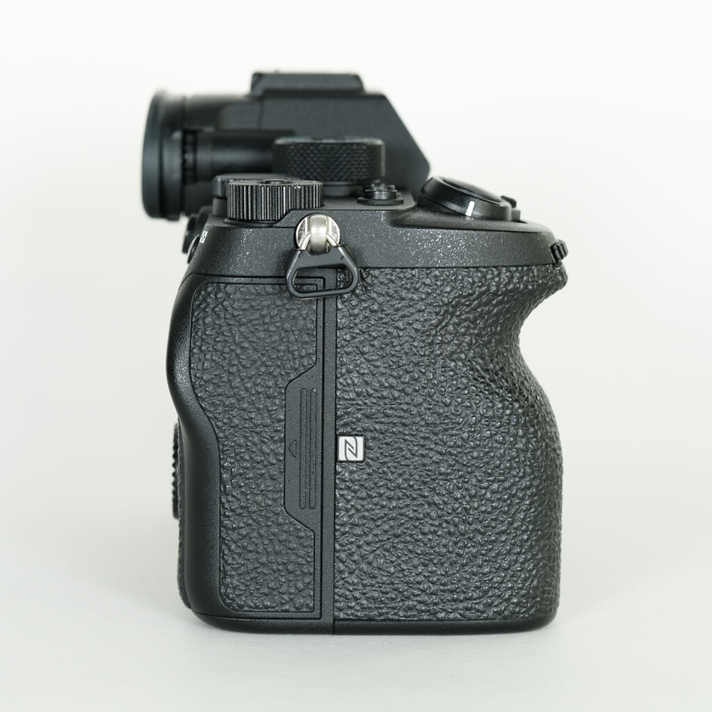 SONY α7RIV ボディ ILCE-7RM4A   【後期モデル 液晶下部にSONYロゴなし】 SONY α7RIV ボディ ILCE-7RM4A   【後期モデル 液晶下部にSONYロゴなし】