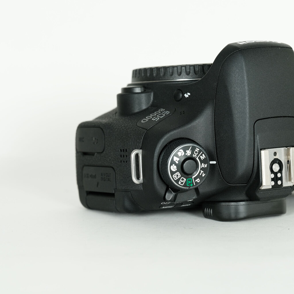 Canon EOS 8000D Canon EOS 8000D