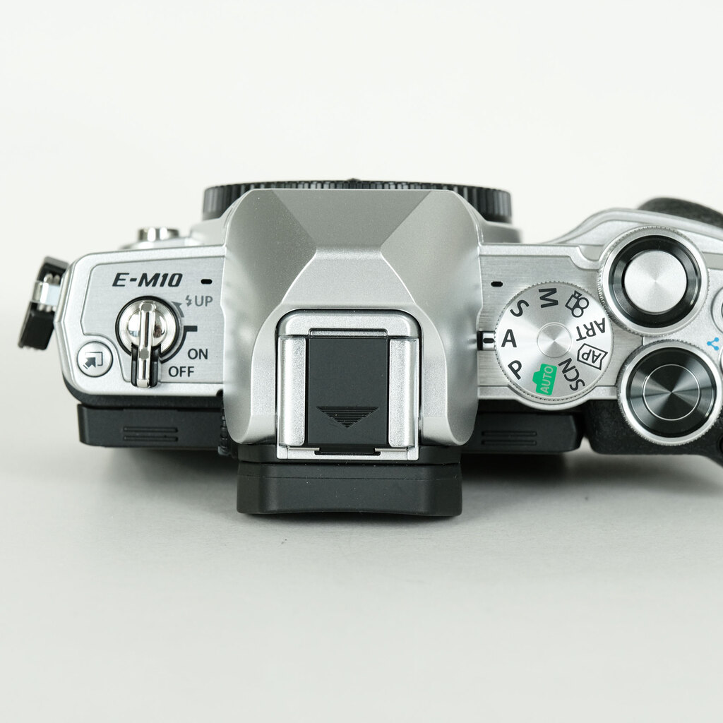 OLYMPUS OM-D E-M10 Mark IV