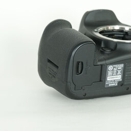 Canon EOS 7D Mark II Canon EOS 7D Mark II