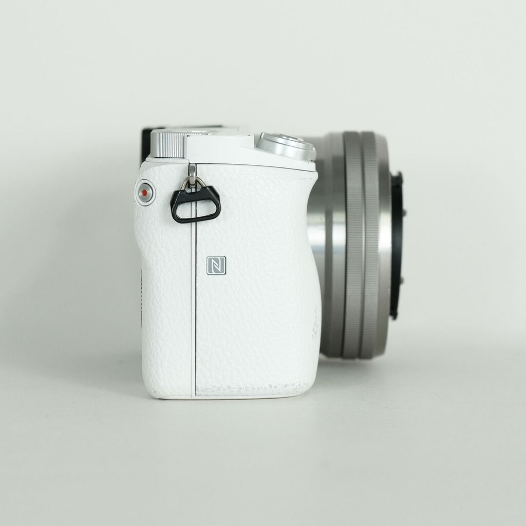SONY α6000(ILCE-6000) SONY α6000(ILCE-6000)