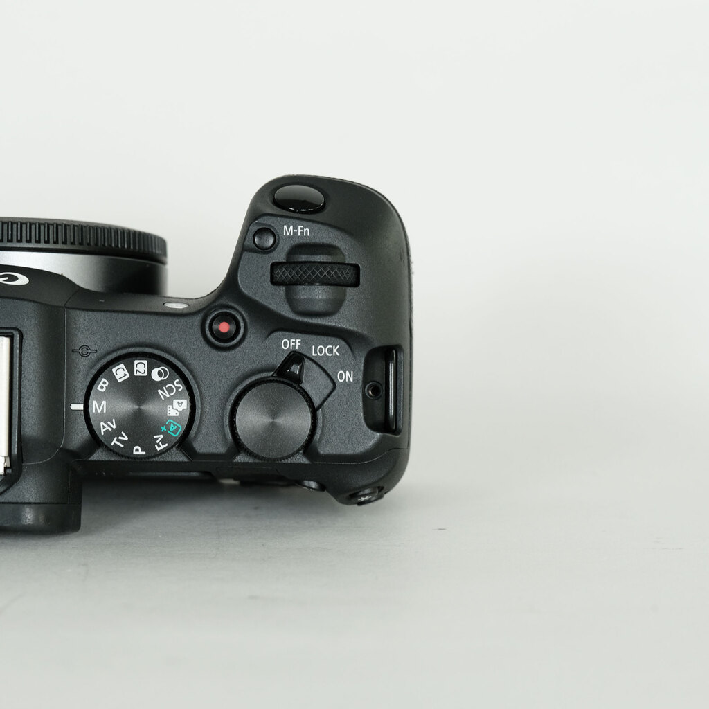 Canon EOS R8 Canon EOS R8