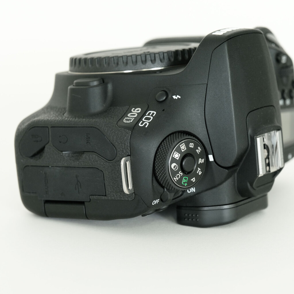 Canon EOS 90D Canon EOS 90D