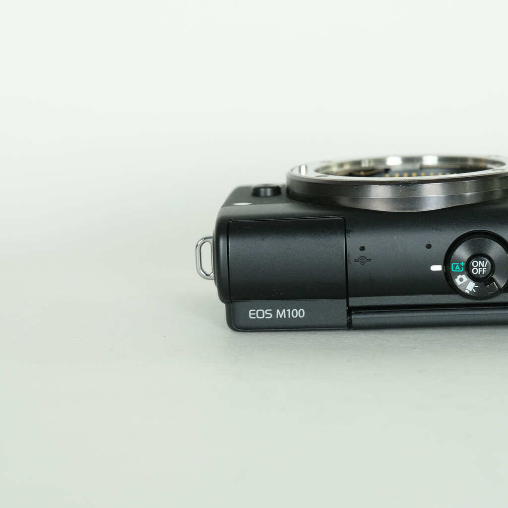 Canon EOS M100