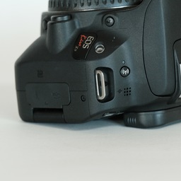 Canon EOS Kiss X9