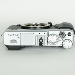 FUJIFILM X-E1 シルバー FUJIFILM X-E1 シルバー