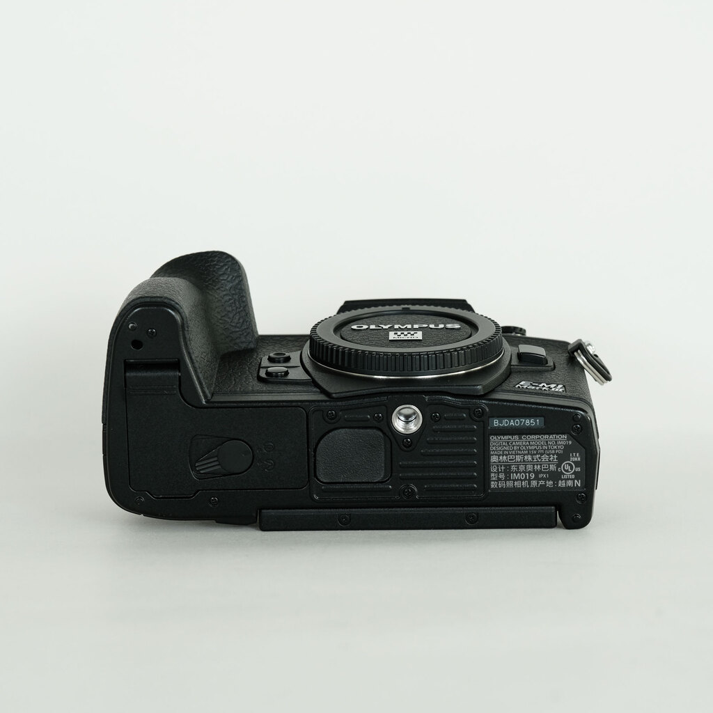 OLYMPUS OM-D E-M1 Mark III OLYMPUS OM-D E-M1 Mark III