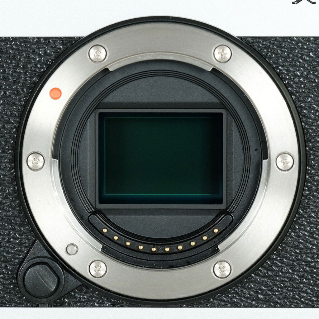 FUJIFILM X-E4