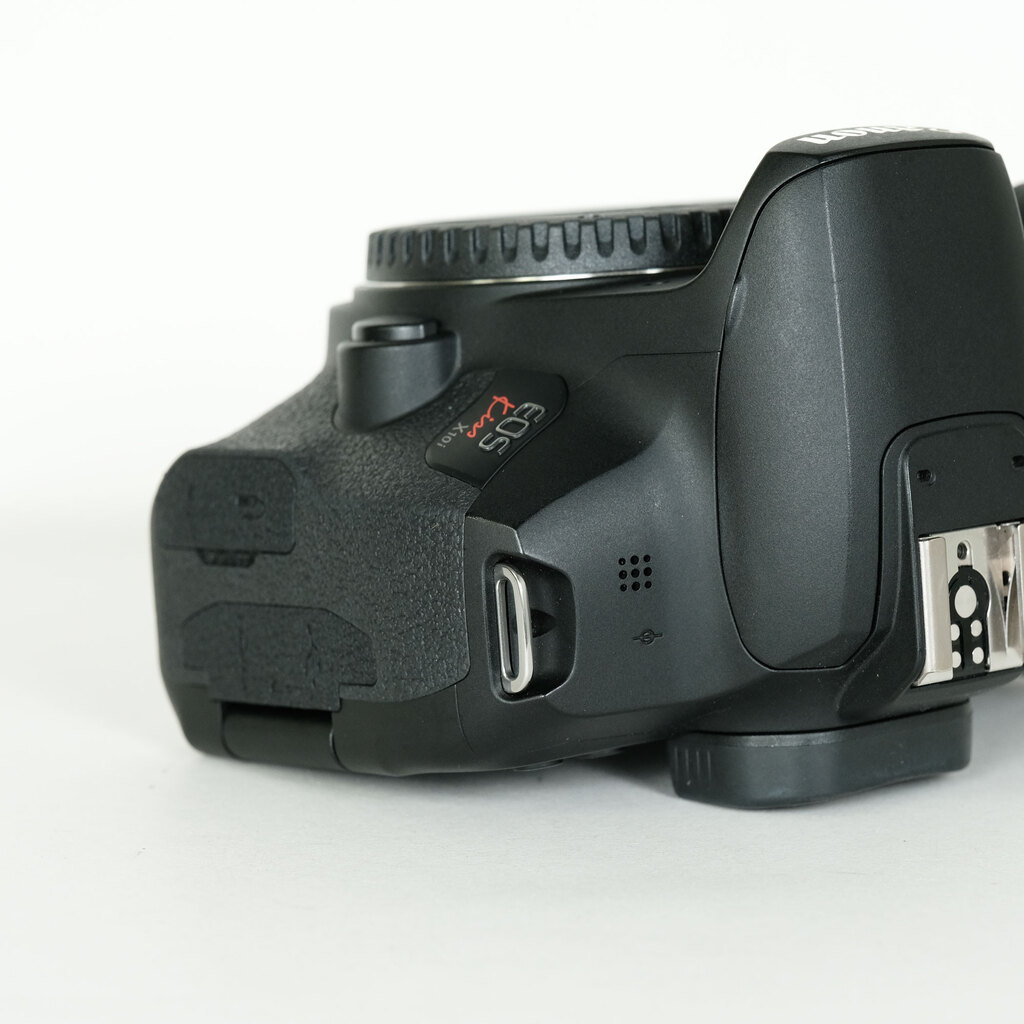 Canon EOS Kiss X10i