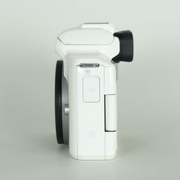 Canon EOS Kiss M Canon EOS Kiss M