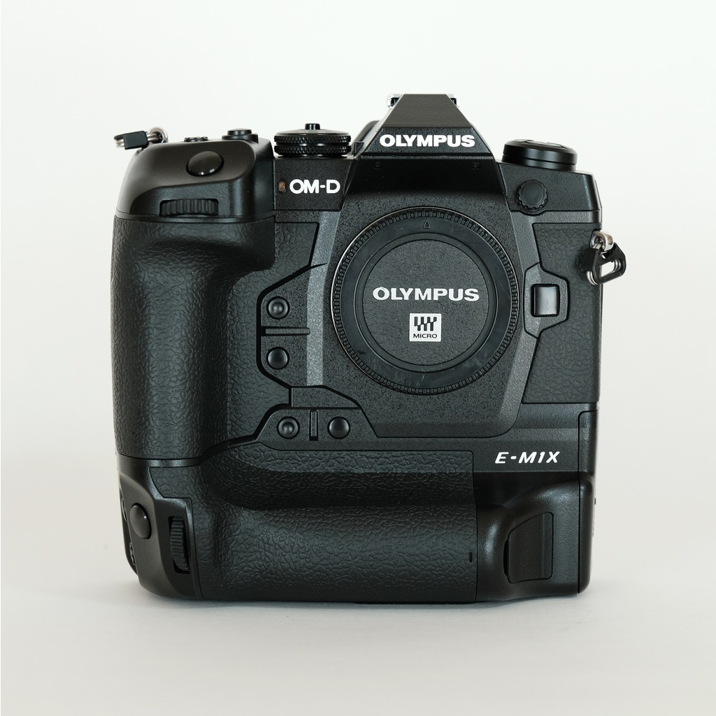 OLYMPUS OM-D E-M1X