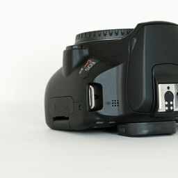 Canon EOS Kiss X10 Canon EOS Kiss X10
