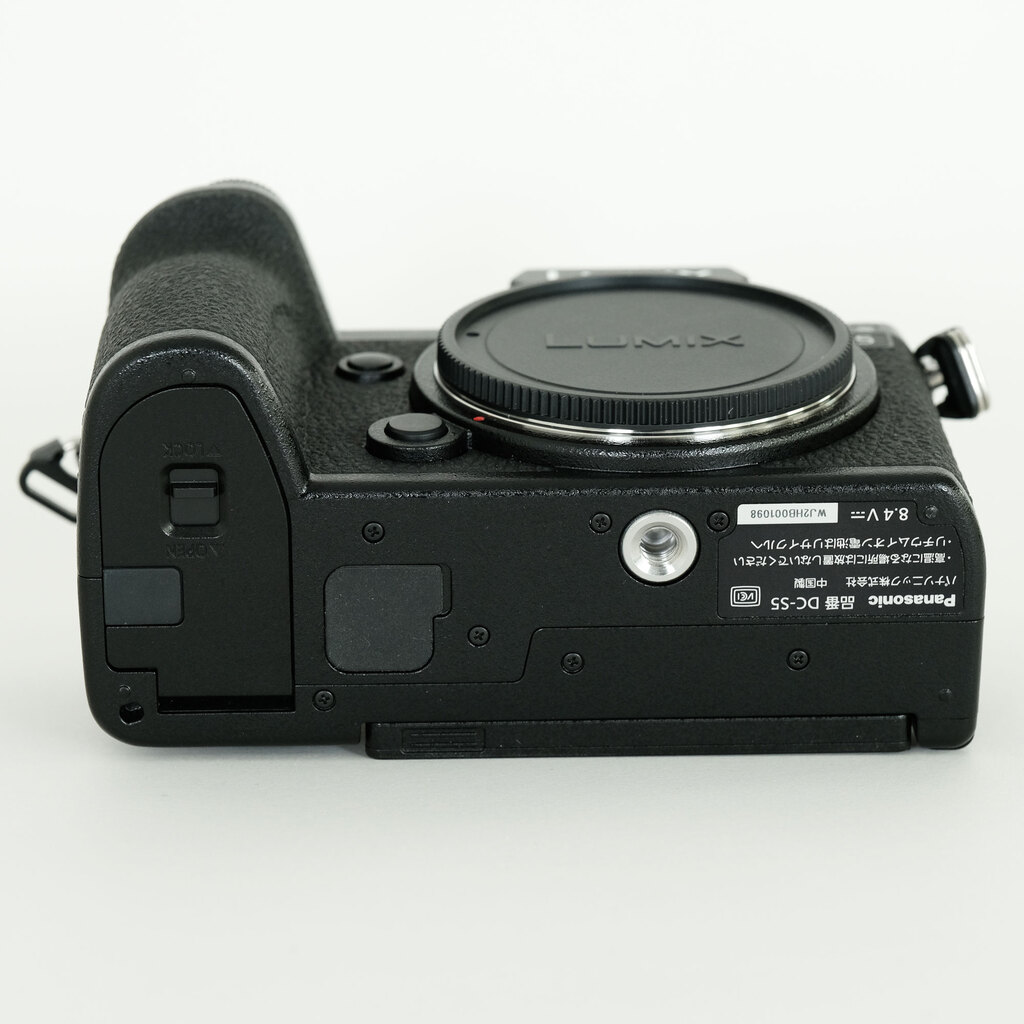 Panasonic LUMIX DC-S5 Panasonic LUMIX DC-S5
