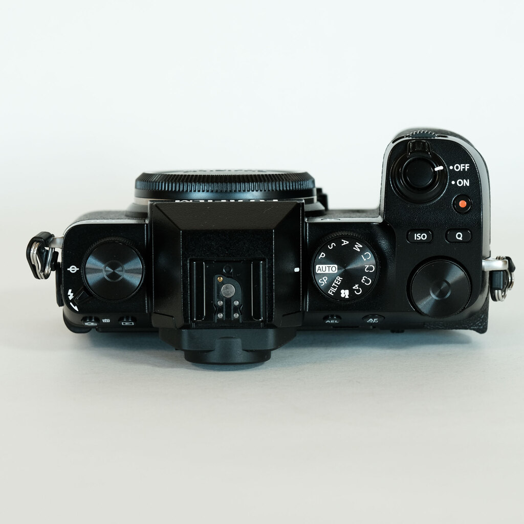 FUJIFILM X-S10 本体＋XC35セット、他おまけつき FUJIFILM X-S10 本体＋XC35セット、他おまけつき 2024年最新版