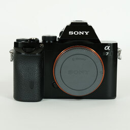SONY α7 ミラーレス一眼カメラ 本体・レンズ・純正カバーセット ジャンク SONY α7 ミラーレス一眼カメラ 本体・レンズ・純正カバーセット