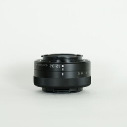 Panasonic LUMIX DC-G100V 標準ズームレンズ + トライポッドグリップキット Panasonic LUMIX DC-G100V 標準ズームレンズ + トライポッドグリップキット