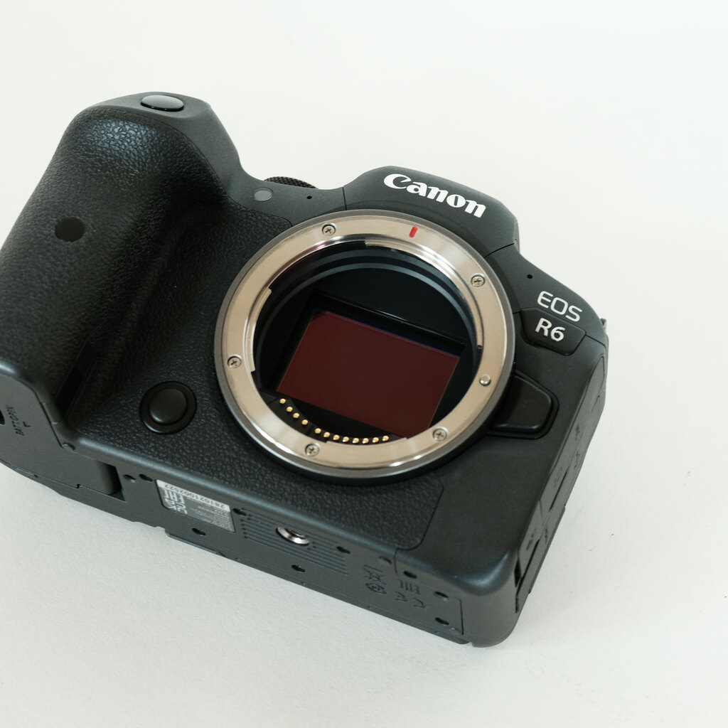 Canon EOS R6 Canon EOS R6
