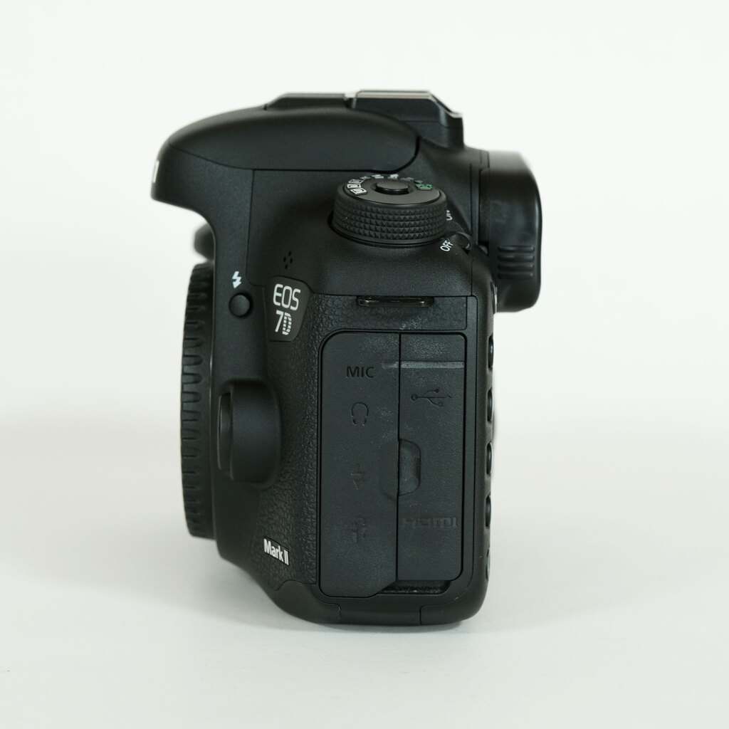 Canon EOS 7D Mark II Canon EOS 7D Mark II
