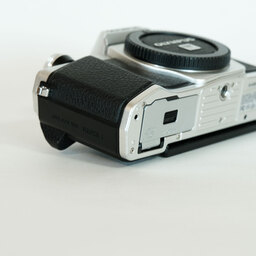 OLYMPUS OM-D E-M10 Mark II