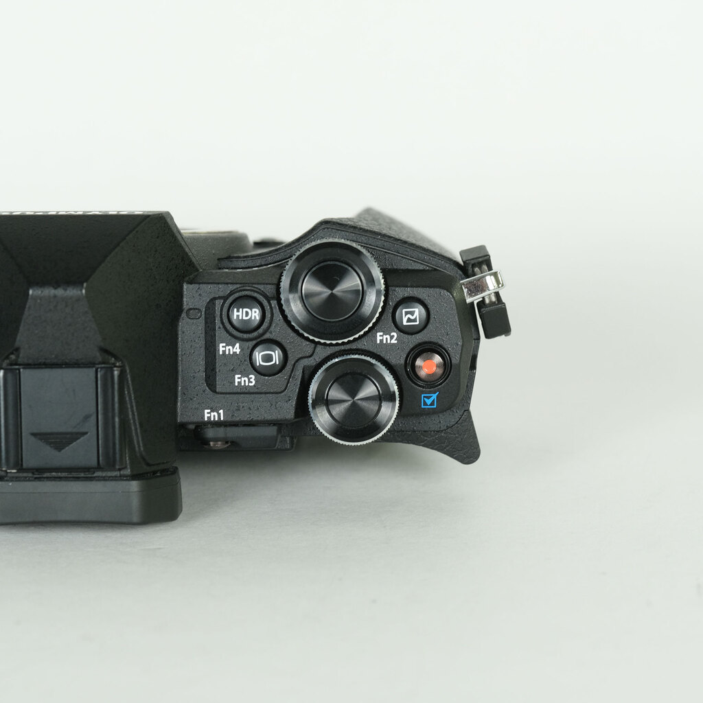 OLYMPUS OM-D E-M5 Mark II OLYMPUS OM-D E-M5 Mark II