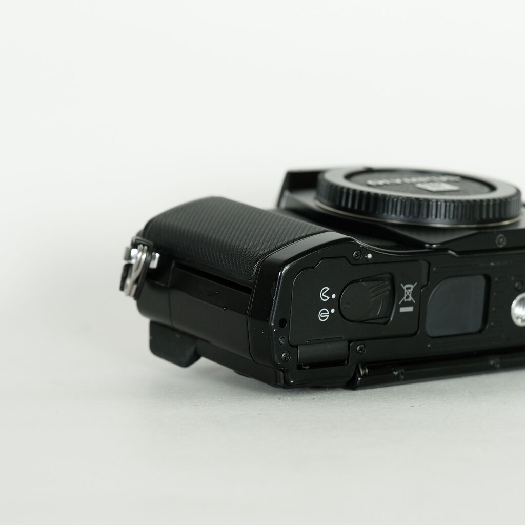 OLYMPUS OM-D E-M5 ボディ ブラック OLYMPUS OM-D E-M5 ボディ ブラック