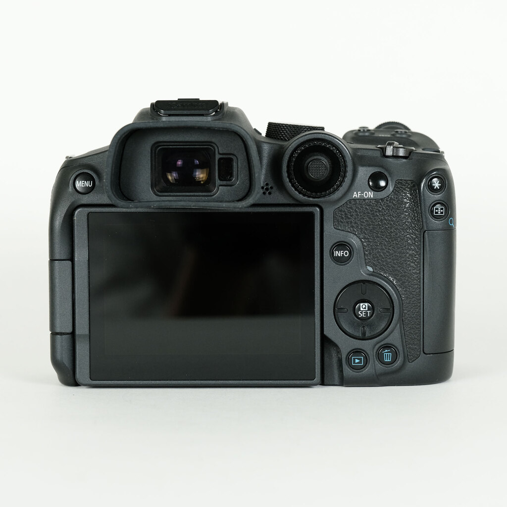 Canon EOS R7 Canon EOS R7