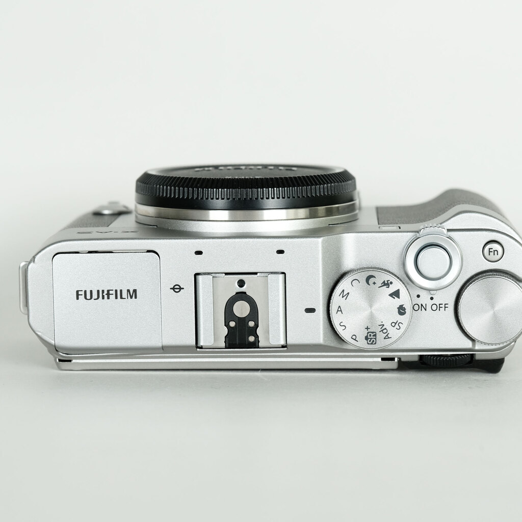 FUJIFILM X-A3 ボディ  シルバー FUJIFILM X-A3 ボディ  シルバー
