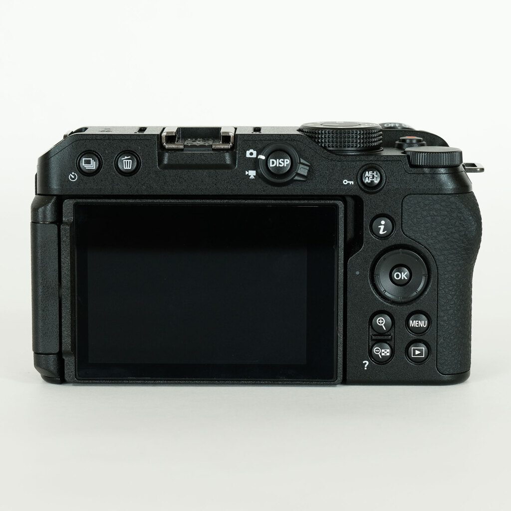 【ジャンク】Nikon Z30 ボディのみ 中古：A(美品)】ニコン Z30 ボディ | 2445190073799