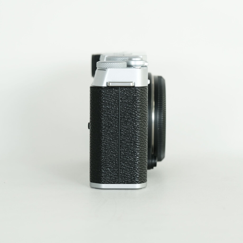 FUJIFILM X-E4 FUJIFILM X-E4
