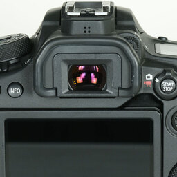 Canon EOS 90D