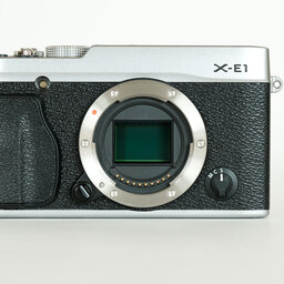 FUJIFILM X-E1 シルバー FUJIFILM X-E1 シルバー