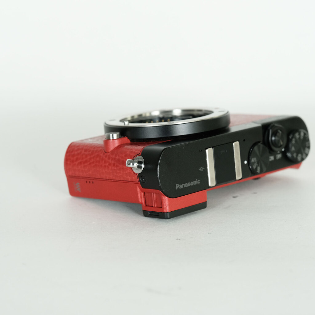 Panasonic LUMIX DMC-GM5ボディ レッド Panasonic LUMIX DMC-GM5ボディ レッド