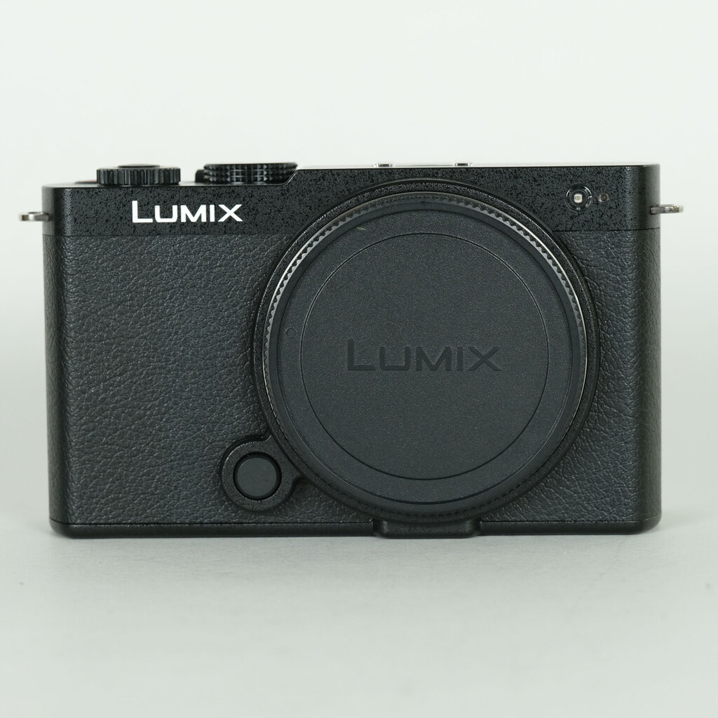 Panasonic LUMIX DC-S9 Panasonic LUMIX DC-S9