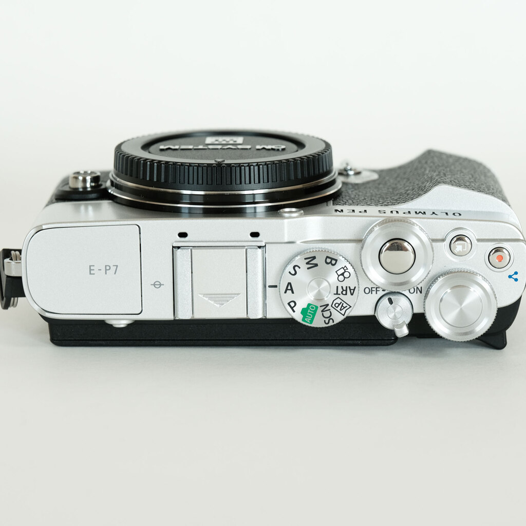 シャッター数2019回 OLYMPUS PEN E-P7 ボディ シャッター数2019回 OLYMPUS PEN E-P7 ボディ