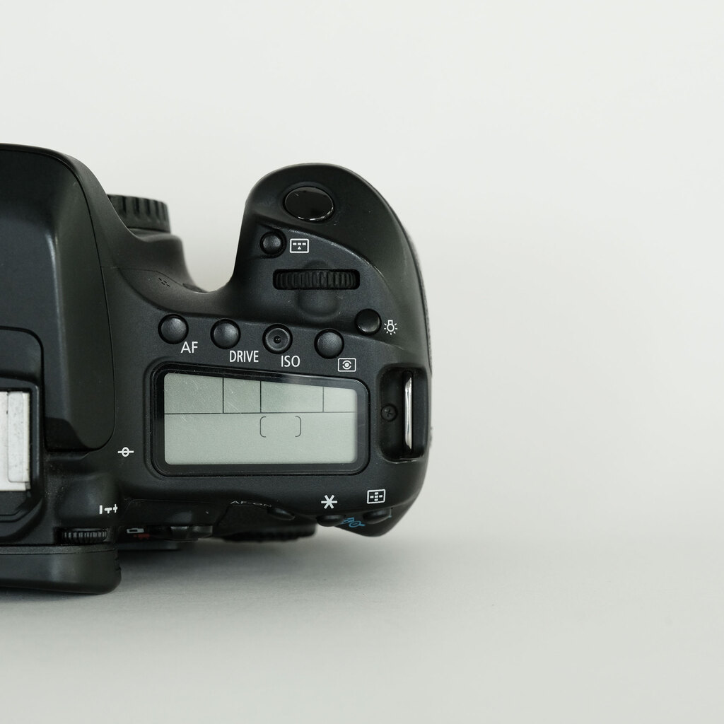 Canon EOS 80D EF-S18-135 IS USM レンズキット Canon EOS 80D EF-S18-135 IS USM レンズキット